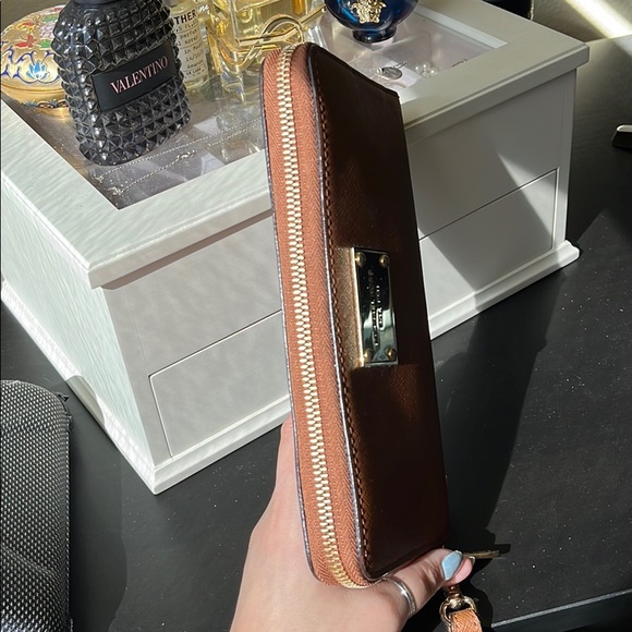 Michael Kors Wallet - Picture 3 of 4